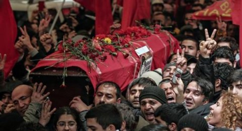 أم الطفل التركي المتوفى: أردوغان خطف ولدي أم الطفل التركي المتوفى: أردوغان خطف ولدي