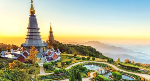 7 وجهات سياحية جذابة للمسافرات بمفردهن في عام 2025