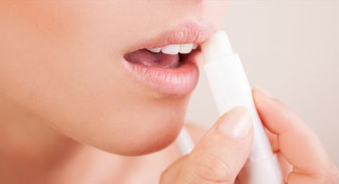 5 خطوات للحفاظ على شفاه ناعمة في رمضان