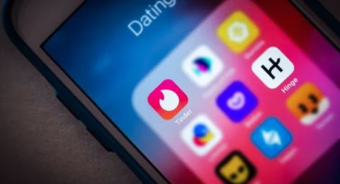 هل تقضي روبوتات الذكاء الاصطناعي على الصدق في تطبيقات المواعدة؟