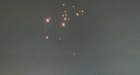 صافرات انذار وانفجارات في منطقة عكا