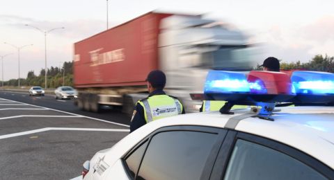 ثمانيني يسافر على شارع 6...عكس السير!