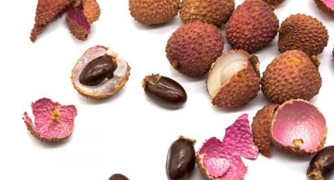 فوائد فاكهة الليتشي للنساء لا تقاوم