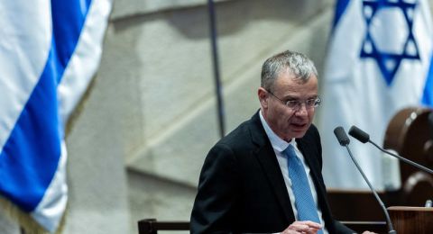 المستشارة القانونية لوزارة العدل تخفي علاقة أخيها بالوزير ليفين