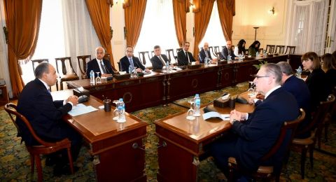 مصر تبحث مع مسؤولي الأمم المتحدة ترتيبات مؤتمر إعمار غزة