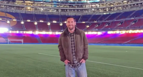 بين الذكريات والتكريم المنتظر.. ميسي يعود إلى كامب نو