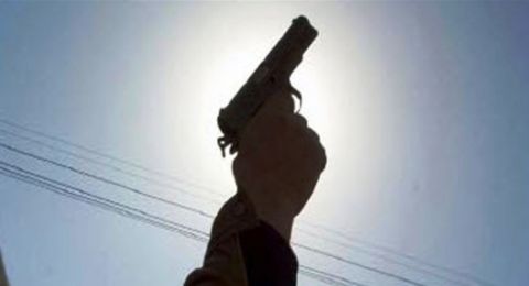 مقتل سيدة بعيار ناري على يد نجلها أثناء لعبه بالسلاح