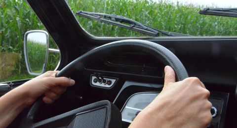 نصائح للحفاظ على الزجاج الأمامي للسيارة