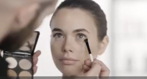 كيرلاين: طقم ظلال وإضاءات لتنسيق وتحديد خطوط الوجه 