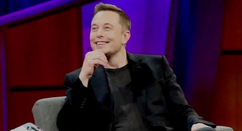 ماسك وألتمان يتنافسان على مستقبل البشرية