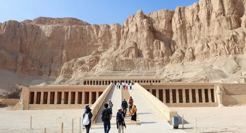 أفضل 6 أنشطة مثيرة يُمكنكِ القيام بها في مدينة الأقصر