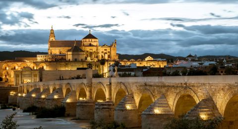 أفضل 7 مناطق سياحية لا يمكن تفويتها في إسبانيا عام 2025