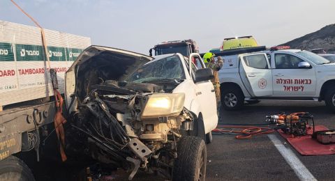 حادث سير قرب مفرق عتليت يسفر عن إصابة أربعة أشخاص