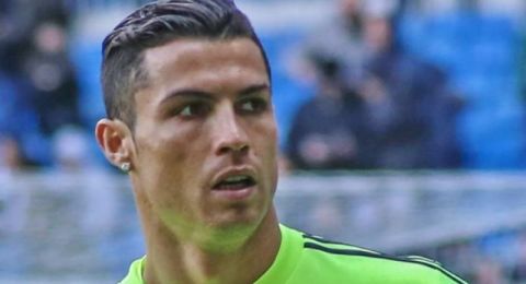 بعد هجوم رونالدو.. الحساب الرسمي للكرة الذهبية يصدمه برد ساخر