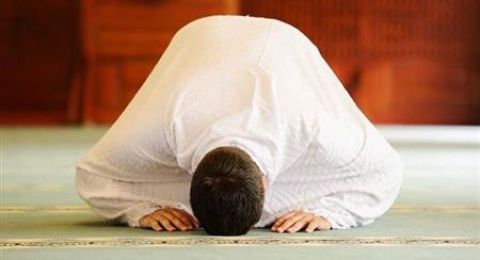 3 كلمات من سنة النبي تمحو ذنب عدم الخشوع في الصلاة.. لا تفوتها