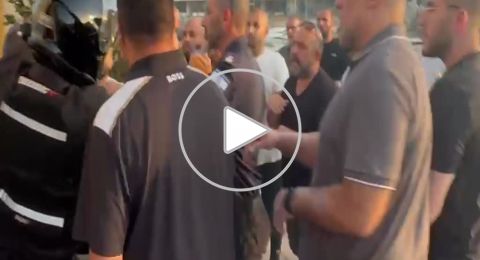 الشرطة الإسرائيلية تعتدي على نائب رئيس بلدية أم الفحم خلال مظاهرة منددة بحرب الإبادة على غزة