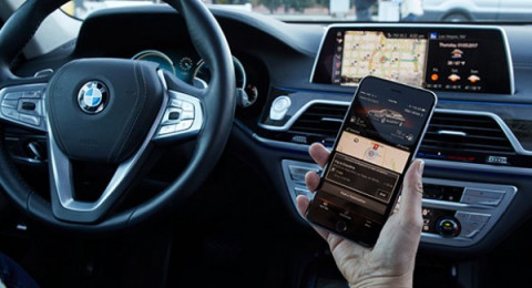 هل الأوامر الصوتية أكثر أماناً من التطبيقات في السيارات؟