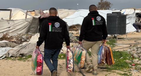 الحملة الأردنية والهيئة الخيرية توزعان مساعدات شتوية في جنوب غزة وشمالها