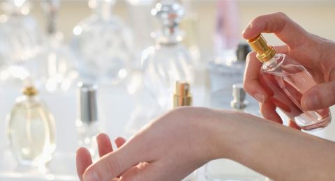 نصائح تجعل عطرك يدوم لفترة أطول