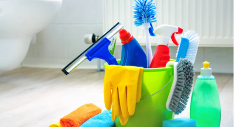 طرق تنظيف الأرضية في الحمام وتعقيمها... إليكِ الخطوات بالتفصيل