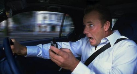 اور ياروك: ربع السائقين ينشغلون بهواتفهم خلال القيادة 