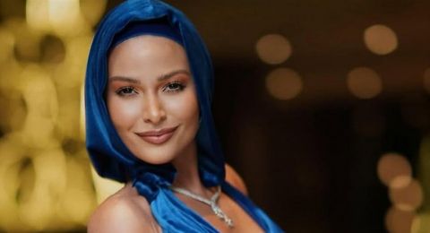 أطلت بحجاب على رأسها.. باميلا الكيك تتعرّض للانتقادات بسبب فستانها المكشوف في إسطنبول