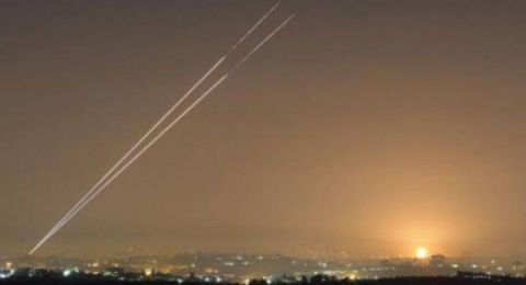 إصابة 3 أشخاص جراء سقوط صاروخ أطلق من غزة على مدينة اشكلون