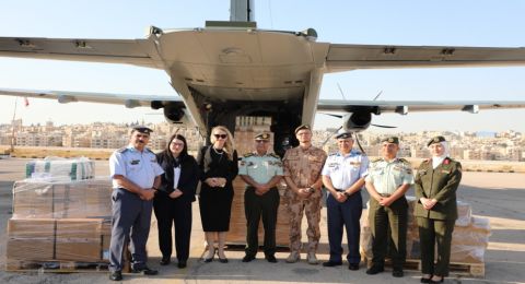 مساعدات طبية تشيكية تصل إلى الأردن تمهيدًا لإرسالها إلى غزة