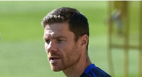 ألونسو يفاضل بين بدائل دفاعية قبل الكلاسيكو في ظل غياب محتمل لهويسين