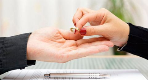 زواج وطلاق في يوم واحد.. ماذا جرى مع هذه الفنانة؟