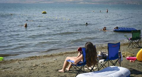 باحثون يحذرون من طفيلي خطير في مياه بحيرة طبريا يهدد البصر