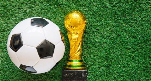 فرنسا تتعثر أمام أيسلندا وتفوت فرصة الاقتراب من التأهل لكأس العالم