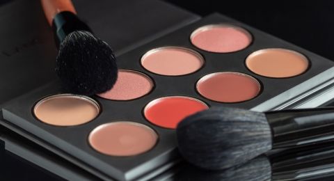 احذروا الإفراط في التجميل..النتائج قد تكون عكسية!