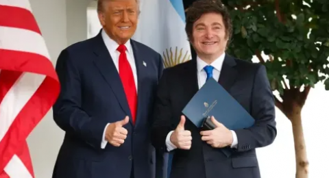 ترامب يهدد بوقف المساعدات الأمريكية لأرجنتين إذا خسر ميلِي الانتخابات