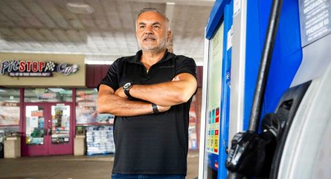 محاولة اغتيال مليونير أمريكي شهير من أصول عربية