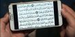 هل ثواب قراءة القرآن من الهاتف أقل من المصحف الورقي.. تعرف على خلاف العلماء