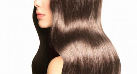 طرق مؤكدة لإطالة الشعر بشكل طبيعي