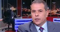 توفيق عكاشة يخلع حذاءه في وجه الداعمين لحماس