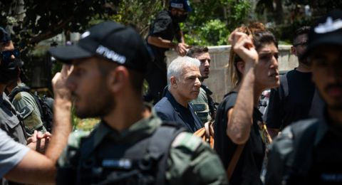 لابيد: لا مكان للعنف السياسي في دولة ديمقراطية – يجب محاسبة من اعتدى على عودة