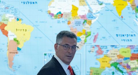 ساعر يهاجم الشرع: 