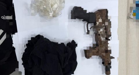 جسر الزرقاء: ضبط سلاح رشاش واعتقال قاصرين في مداهمة ليلية