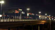 نشطاء إسرائيليون يزيلون الأعلام الإماراتية ويرفعون مكانها الأعلام الفلسطينية في نتانيا