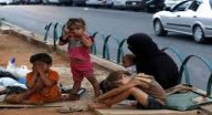 الفقر يدفع عائلات في غزة