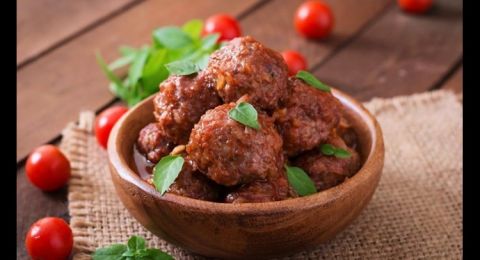 كرات اللحم الصغيرة المغمسة بالخل البلسمي