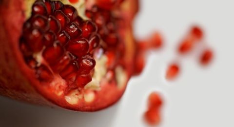 الرمان يعزز 