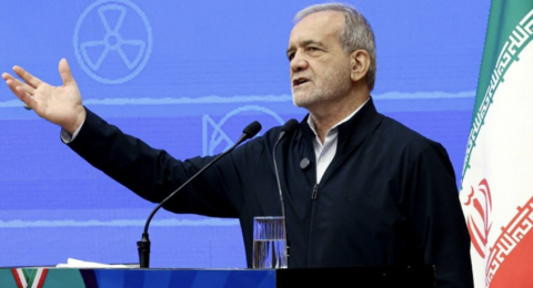 الرئيس الإيراني يتعهد ببناء منشأة نووية أعظم من نطنز ردا على تفعيل 