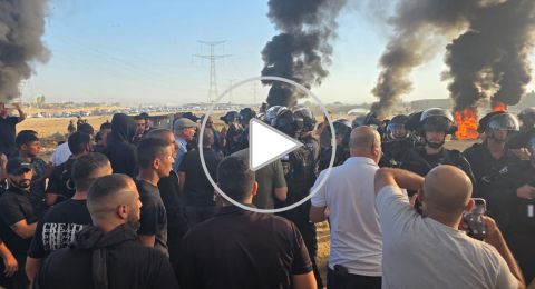 عقاب العواودة خلال تواجده في قرية السر: 