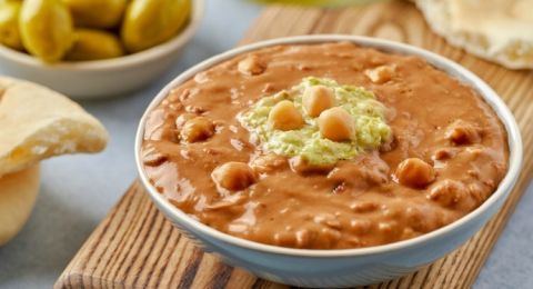 أفضل من المطاعم.. أسهل طريقة لتدميس الفول في المنزل