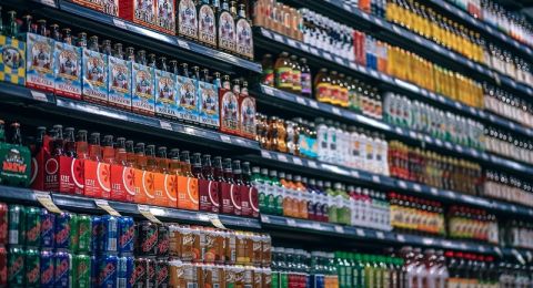 أطعمة ومشروبات 