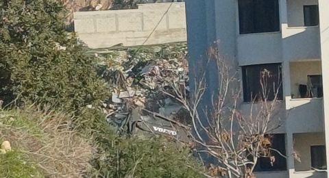 قوات كبيرة تدخل عارة وتنفذ عملية هدم